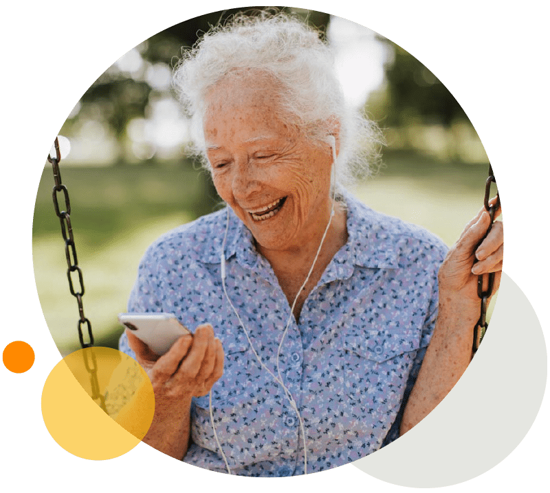 Senioren/innen beim Umgang mit dem Handy oder Tablet zu helfen, macht glücklich